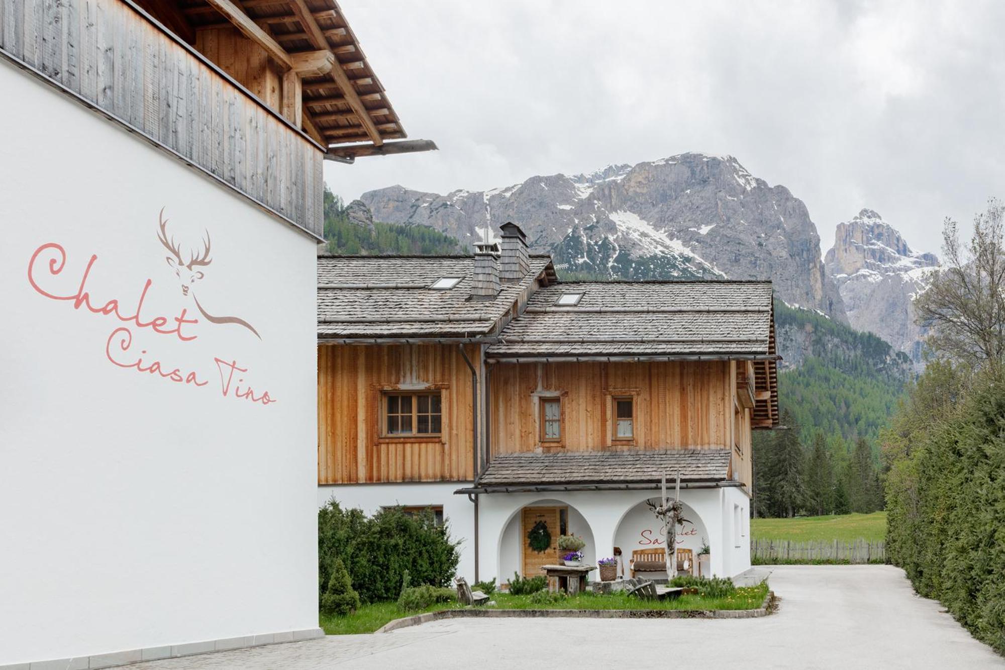 Chalet Ciasa Tino & Sara - Belaval Apartments Corvara In Badia Bagian luar foto