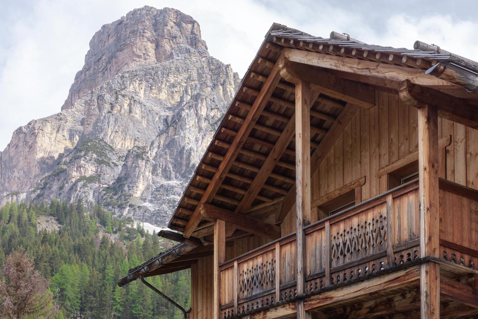 Chalet Ciasa Tino & Sara - Belaval Apartments Corvara In Badia Bagian luar foto