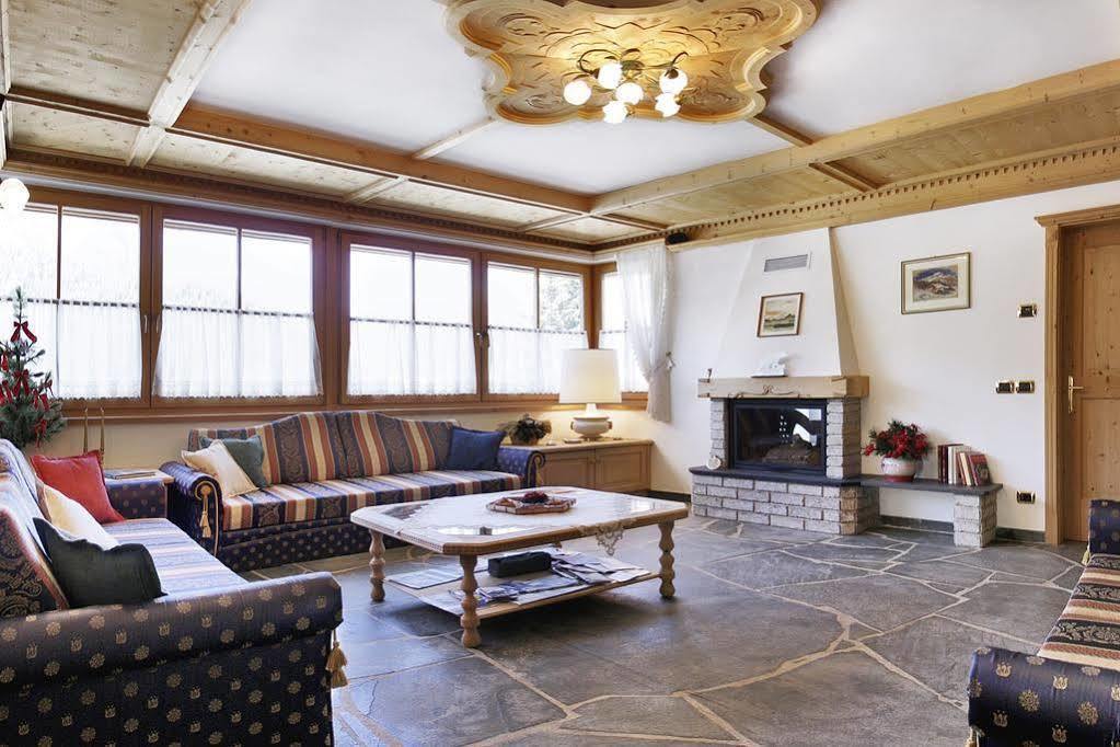 Chalet Ciasa Tino & Sara - Belaval Apartments Corvara In Badia Bagian luar foto